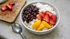 Bingsu selber machen: koreanisches Sommerdessert mit Erdbeeren, Pfirsichen und Adzukibohnen