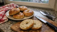 Bagels selber backen: so bekommen sie ihre feine Kruste und den typischen Biss