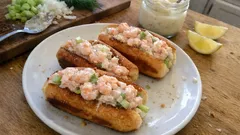 Shrimp Rolls mit Crevetten, Dill und Zitrone – knusprig, frisch und schnell gemacht