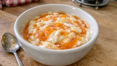 Kaki-Crème im Glas: ein einfaches Dessert, das sich wunderbar vorbereiten lässt