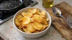Knusprige Kartoffelchips einfach selbst gemacht – so gelingen sie goldbraun