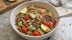 Marroni-Tagliatelle mit Artischocken: feine Herbstpasta mit frischer Zitrone