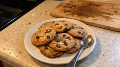 Chocolate Chip Cookies wie aus dem Café – aussen knusprig, innen weich