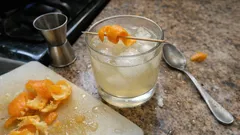 Jasmin-Mandarine Cocktail: frisch gepresst, floral und in 5 Minuten geshakt