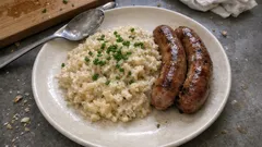 Sauerkraut-Risotto mit Schweinswürstchen – cremig, würzig und schnell auf dem Tisch