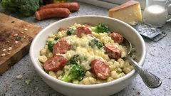 Knöpflipfanne mit Cervelats – cremig, schnell gemacht und richtig fein