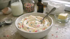 Funfetti-Creme im Glas: in wenigen Minuten fertig und schön cremig